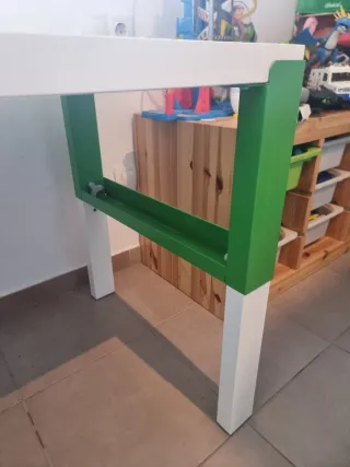 Escritorio juvenil + silla en blanco y verde