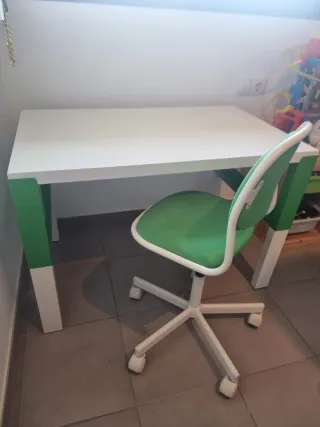 Escritorio juvenil + silla en blanco y verde