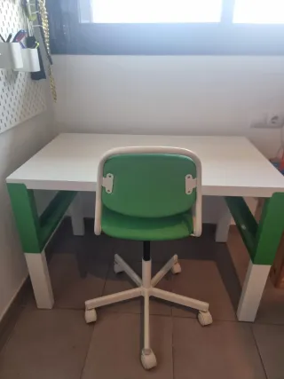 Escritorio juvenil + silla en blanco y verde