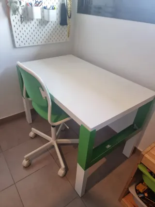 Escritorio juvenil + silla en blanco y verde