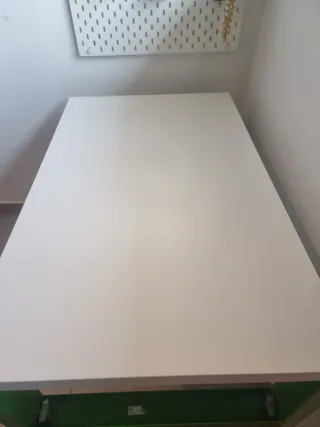 Escritorio juvenil + silla en blanco y verde