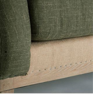 Sofá verde de madera