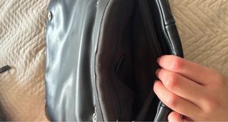 Bolso negro acolchado