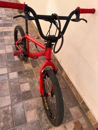 Bicicleta BMX Roja