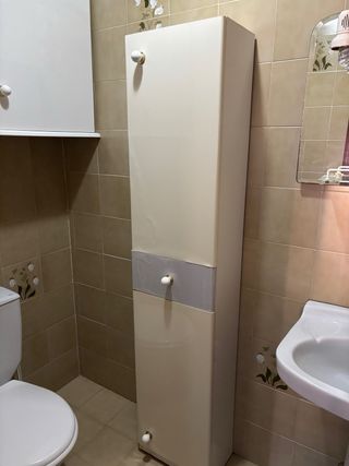 Mueble baño blanco y beige