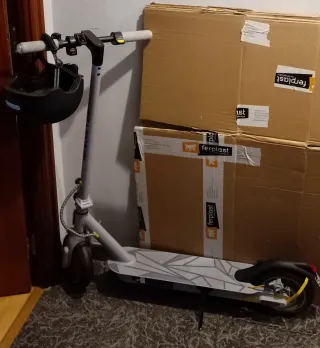 Patinete Eléctrico Con Accesorios.