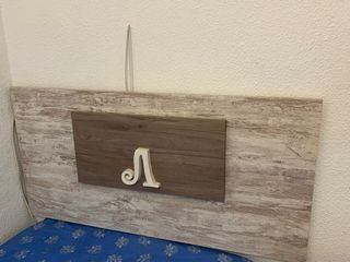 Cabecero de cama con letra A