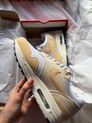 Nike Air Max 1 ‘87 T Mujer Beige/Blanco