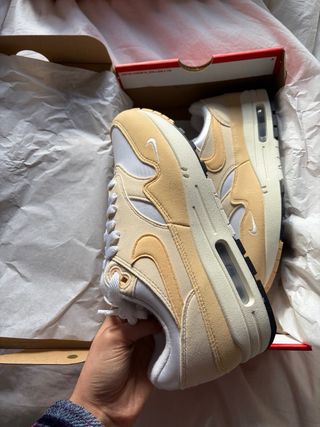 Nike Air Max 1 ‘87 T Mujer Beige/Blanco