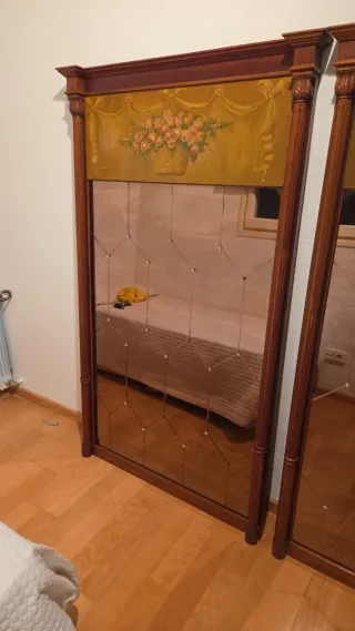 Dos espejos antiguos de calidad y muy buen estado