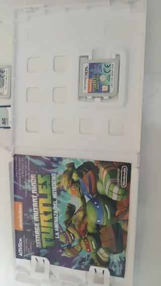 Nintendo 2DS Negra + Juegos TMNT mario