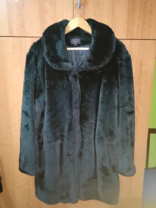 Chaquetón negro de mujer.sin estrenar.