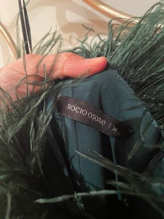 Vestido Rocio Osorno verde lentejuelas plumas