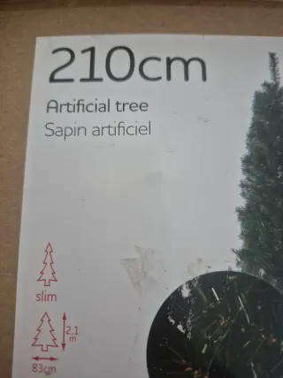 Albero di Natale con luci bianche