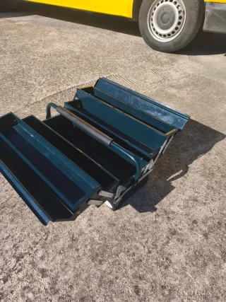 Caja de herramientas metálica plegable