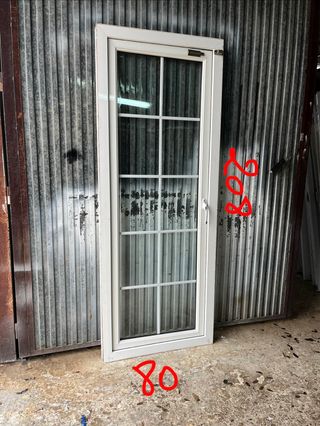 Puerta de PVC con cristal