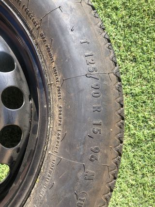 Rueda de repuesto. BMW E36