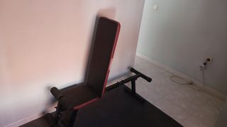 Banco de pesas y abdominales inclinable