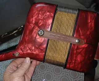 Acordeón Alemán HOHNER concerto ll Rojo