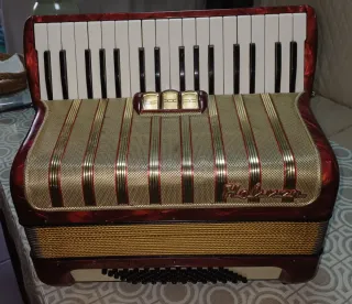Acordeón Alemán HOHNER concerto ll Rojo