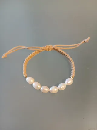 Pulsera artesanal perlas naturales de agua dulce