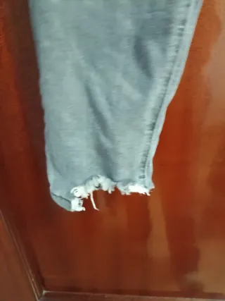 Pantalones pitillo ONLY grises