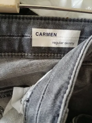 Pantalones pitillo ONLY grises