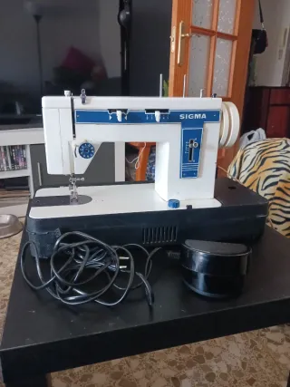 Máquina de coser Marca SIGMA