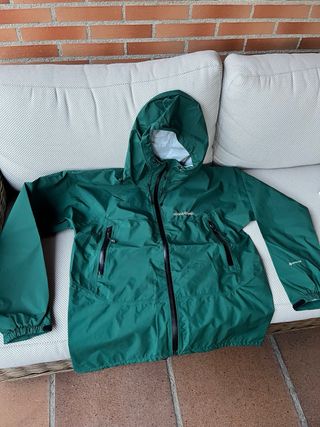 Chaqueta Montbell Verde Impermeable
