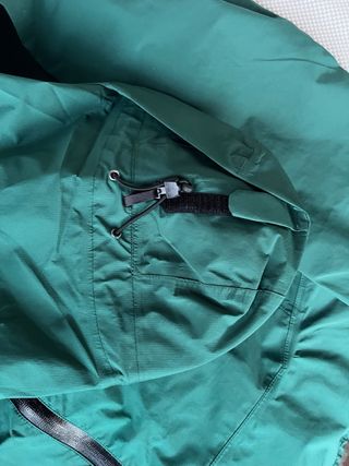 Chaqueta Montbell Verde Impermeable