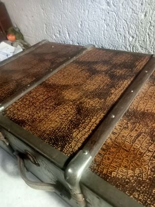 MUY ANTIGUO BAUL MALETA COMPLETO B E