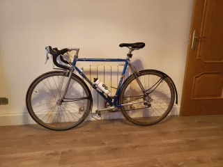 Bicicleta de carretera NICO azul