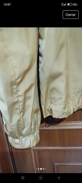 Parka ligera chico mostaza