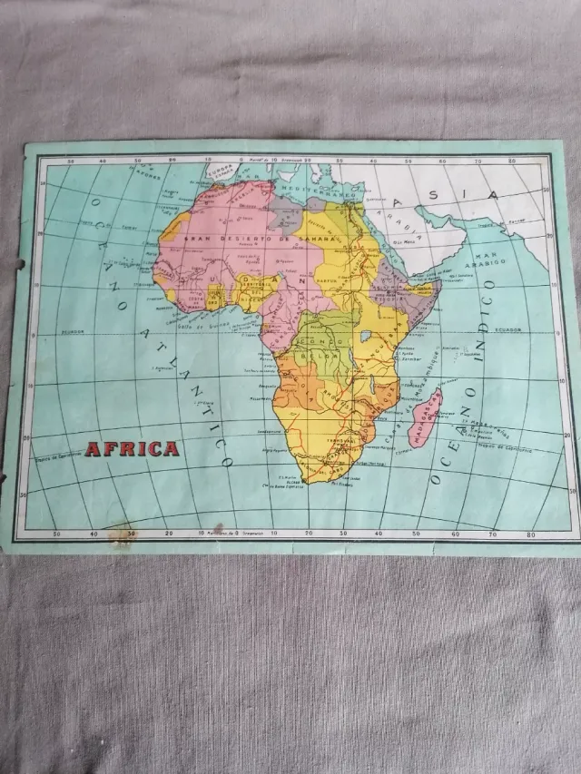 Mapas. Antiguo rompecabezas geográfico.