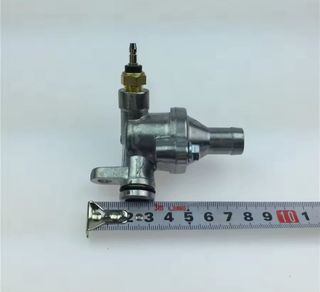 Conjunto del termostato de la bomba de agua.