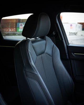 Audi Q3 2022 black line sline 45 tfsi e