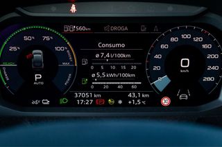 Audi Q3 2022 black line sline 45 tfsi e