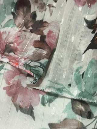 Vestido floral blanco manga larga