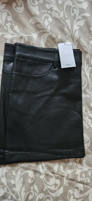 Falda Mango Piel Negra