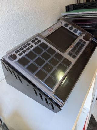 Stand Soporte Metálico Akai MPC Live 2