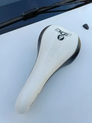 Sillín SDG Bel Air Blanco/Negro