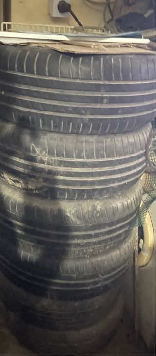 4 llantas con gomas para cambiar