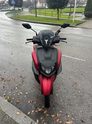 Yamaha RayZR 125cc Moto Roja