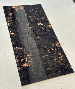 Baldosas Porcelánicas Negro y Dorado