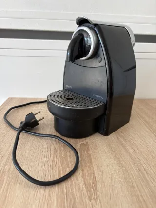 Cafetera Krups Nespresso Negra