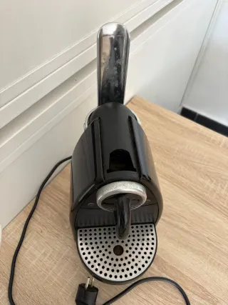 Cafetera Krups Nespresso Negra