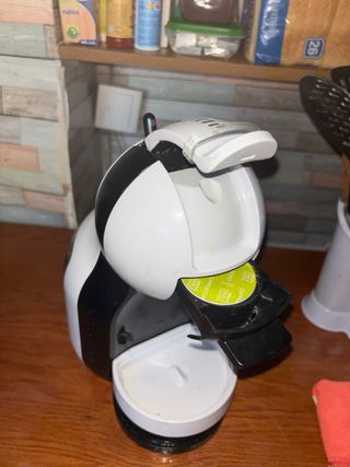 Cafetera Dolce Gusto Negra/Blanca