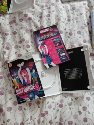 Juegos Wii: MotoGP, Mario galaxy 2, Just Dance...