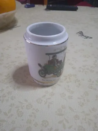 Taza de porcelana Pope-Waverley 1907