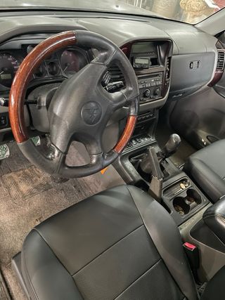 Mitsubishi Montero 2001